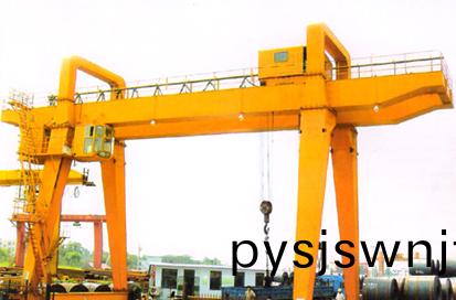 MG型電(dian)動(dong)雙主樑門式(shi)起(qi)重(zhong)機